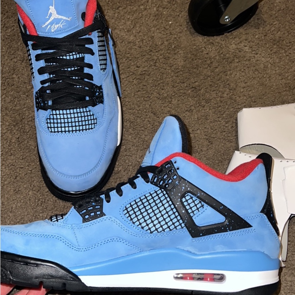 Travis Scott 4s